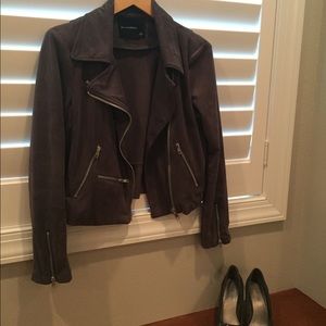 Olivaceous zipper jacket